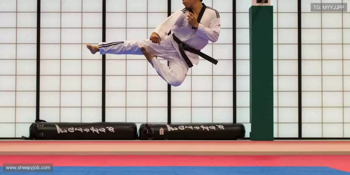 🎉加入体育社区，与千万球迷一起为热爱呐喊！赛事、直播、互动一站式体验！🏀